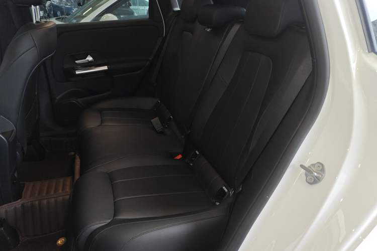 Used Mercedes-Benz B-Class 2022 Updated B 200 Fashion Edition Left Rear Seat