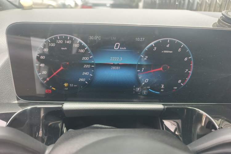 Used Mercedes-Benz B-Class 2022 Revised B 200 Dynamic Edition Odometer Close Up