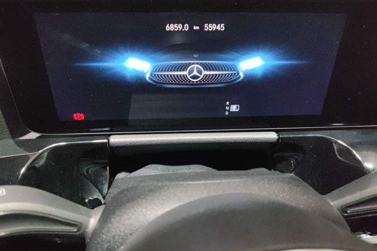 Used Mercedes-Benz B-Class 2022 Revised B 200 Dynamic Edition Odometer Close Up