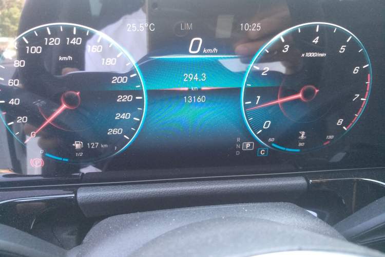 Used Mercedes-Benz B-Class 2022 Updated B 200 Fashion Edition Odometer Close Up