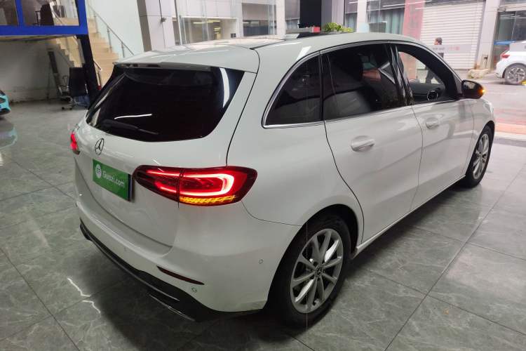 Used Mercedes-Benz B-Class 2022 Updated B 200 Fashion Edition Rear Right 45 Deg