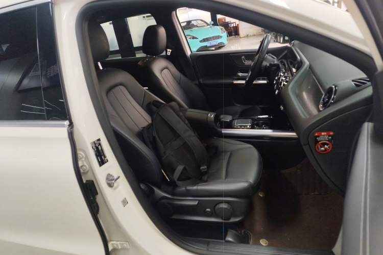 Used Mercedes-Benz B-Class 2022 Updated B 200 Fashion Edition Right Front Seat