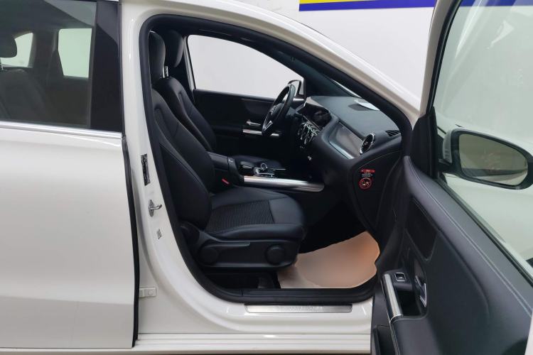 Used Mercedes-Benz B-Class 2022 Revised B 200 Dynamic Edition Right Front Seat