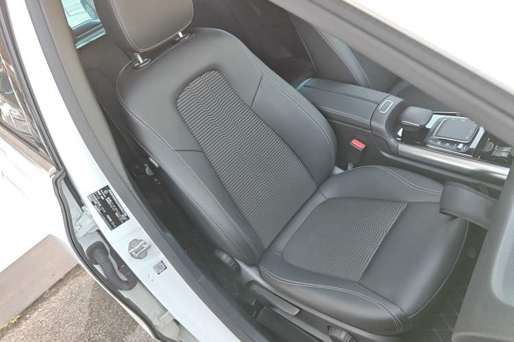 Used Mercedes-Benz B-Class 2022 B 180 Fashion Model Right Front Seat