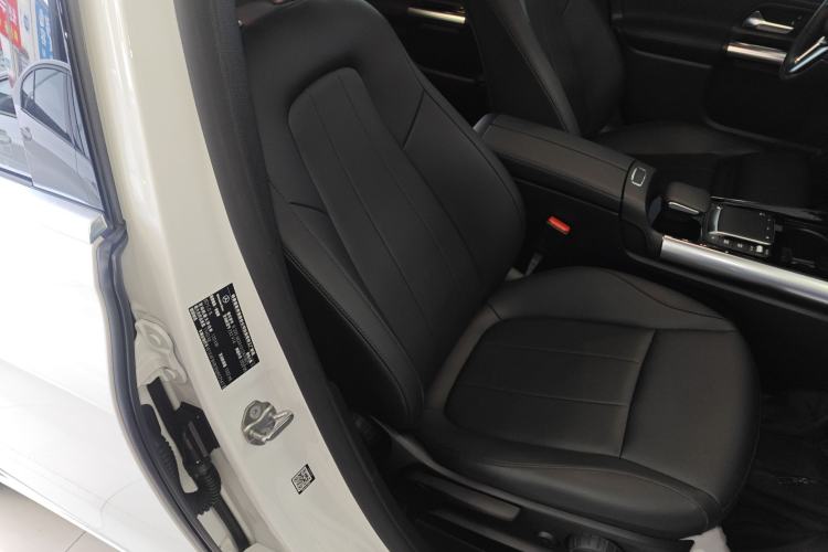 Used Mercedes-Benz B-Class 2022 Updated B 200 Fashion Edition Right Front Seat