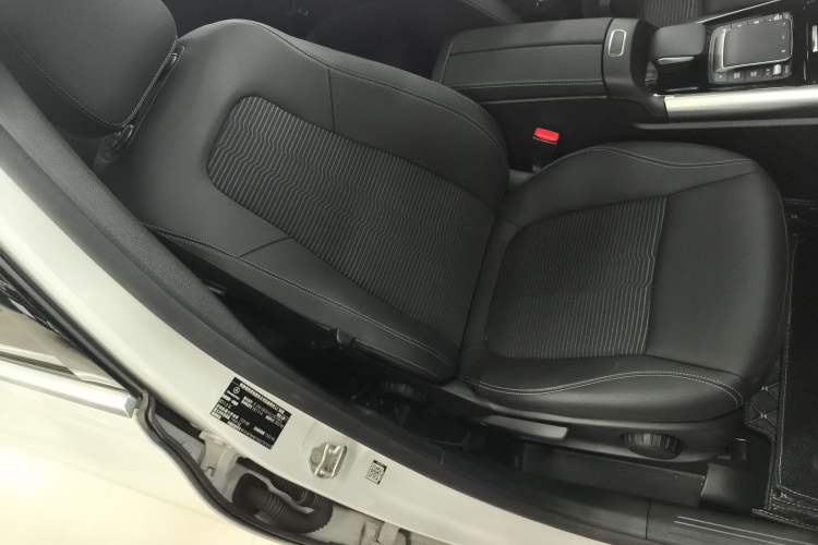 Used Mercedes-Benz B-Class 2022 Revised B 200 Dynamic Edition Right Front Seat