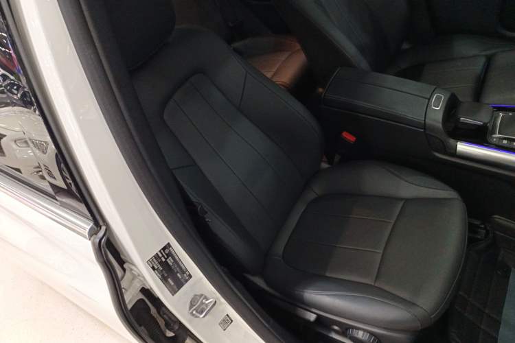 Used Mercedes-Benz B-Class 2022 Updated B 200 Fashion Edition Right Front Seat