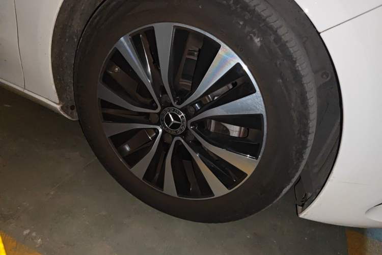 Used Mercedes-Benz B-Class 2022 Revised B 200 Dynamic Edition Right Front Wheel Hub