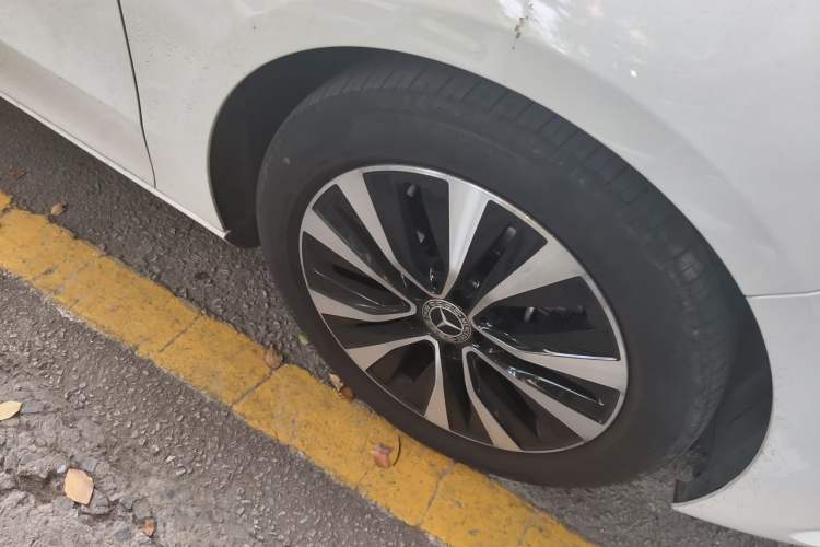 Used Mercedes-Benz B-Class 2022 Revised B 200 Dynamic Edition Right Front Wheel Hub