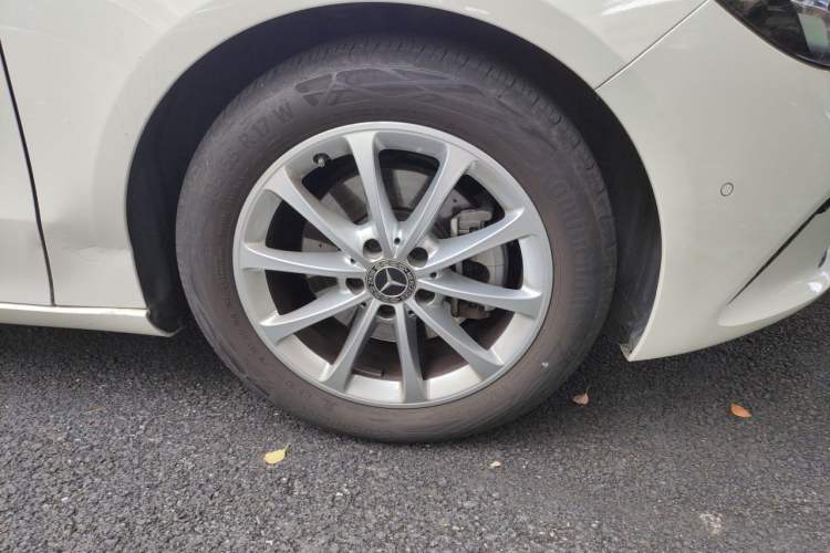 Used Mercedes-Benz B-Class 2022 Updated B 200 Fashion Edition Right Front Wheel Hub