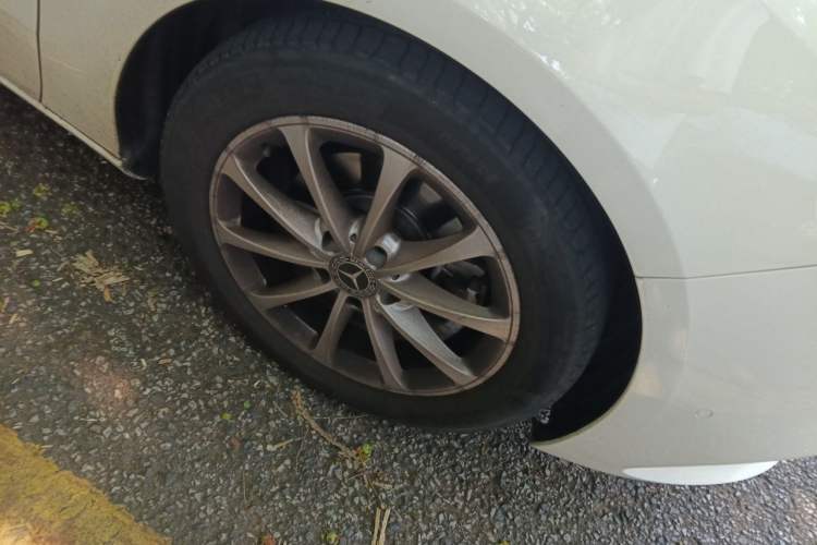 Used Mercedes-Benz B-Class 2022 Revised B 200 Dynamic Edition Right Front Wheel Hub
