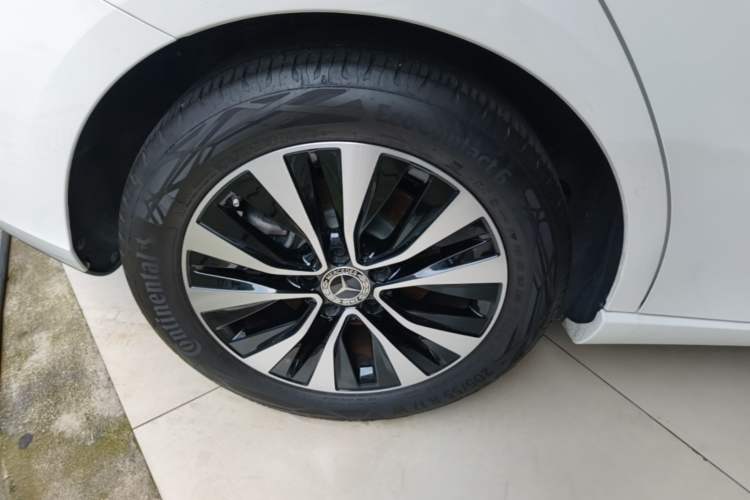 Used Mercedes-Benz B-Class 2022 Second Facelift B 200 Dynamic Edition Right Rear Wheel Hub