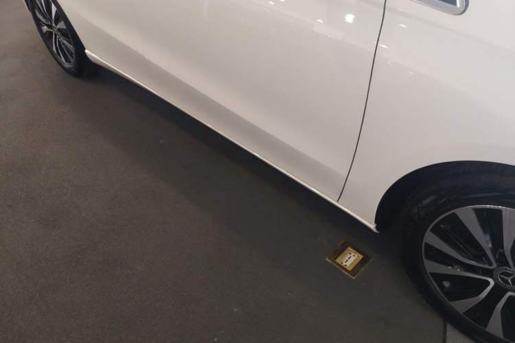 Used Mercedes-Benz B-Class 2022 Second Facelift B 200 Dynamic Edition Right Side Sill