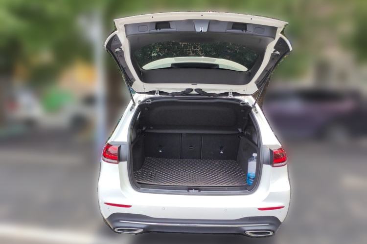 Used Mercedes-Benz B-Class 2022 Updated B 200 Fashion Edition Trunk