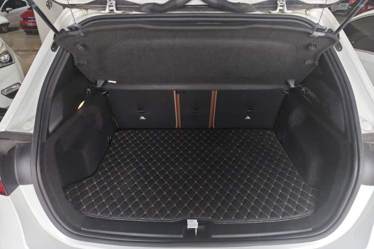 Used Mercedes-Benz B-Class 2022 B 180 Fashion Model Trunk