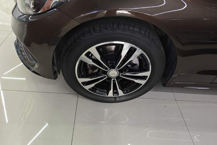 Used Mercedes-Benz C-Class 2015 C 200 Sport Edition Left Front Wheel Hub