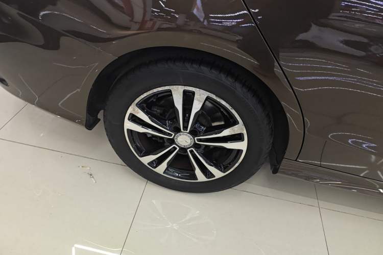 Used Mercedes-Benz C-Class 2015 C 200 Sport Edition Right Rear Wheel Hub