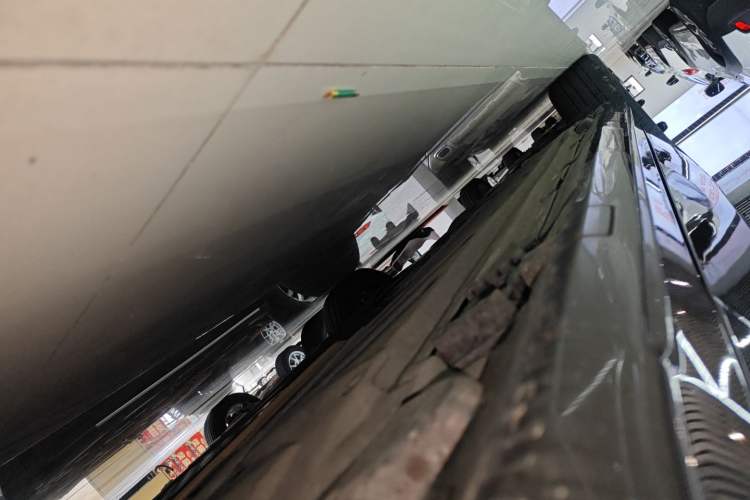 Used Mercedes-Benz C-Class 2015 C 200 Sport Edition Right Side Sill