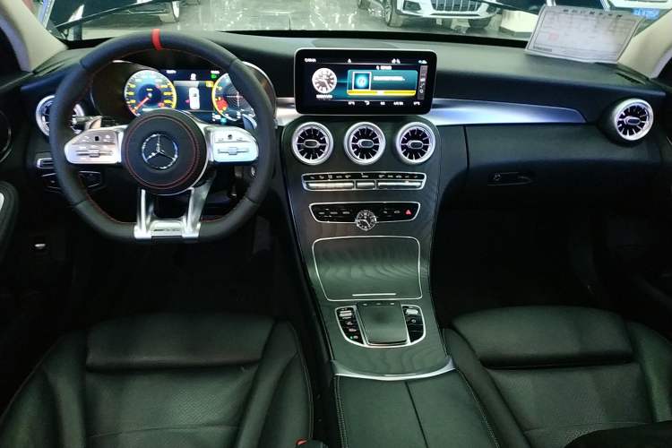 Used Mercedes-Benz C-Class 2019 C 260 Estate Center Console