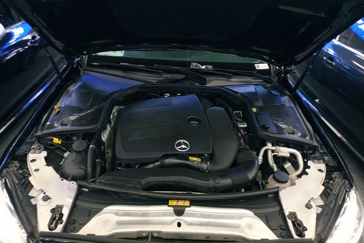 Used Mercedes-Benz C-Class 2019 C 260 Estate Engine Bay