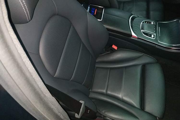 Used Mercedes-Benz C-Class 2019 C 260 Estate Right Front Seat