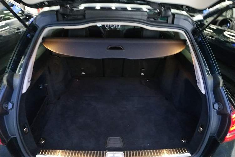 Used Mercedes-Benz C-Class 2019 C 260 Estate Trunk