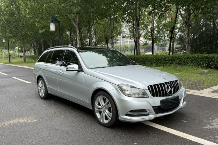 Used Mercedes-Benz C-Class 2011 C 200 Fashion Travel Edition Exterior 4