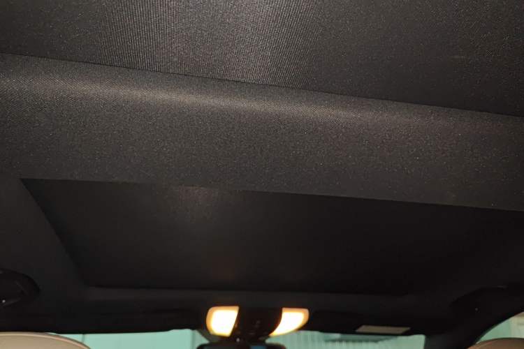 Used Mercedes-Benz C-Class 2011 C 200 Fashion Travel Edition Headliner