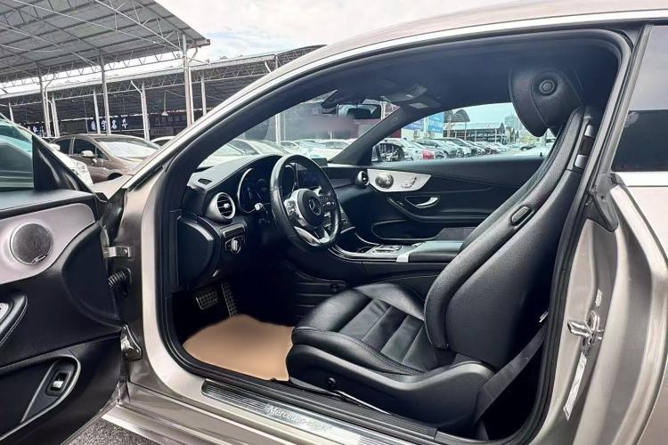 Used Mercedes-Benz C-Class 2020 C 260 Coupe Interior 1