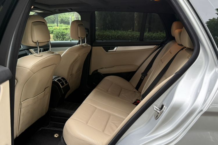 Used Mercedes-Benz C-Class 2011 C 200 Fashion Travel Edition Interior 2