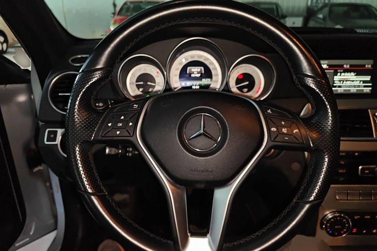 Used Mercedes-Benz C-Class 2011 C 200 Fashion Travel Edition Steering Wheel