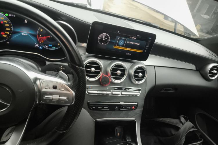 Used Mercedes-Benz C-Class 2019 C 260 4MATIC Coupe Center Console