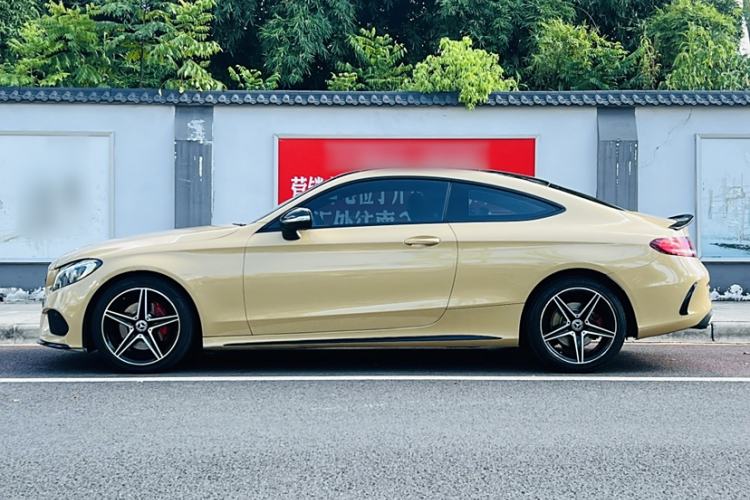 Used Mercedes-Benz C-Class 2018 C 200 Coupe Exterior 3