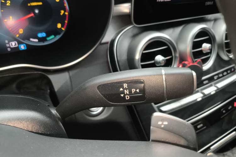 Used Mercedes-Benz C-Class 2019 C 260 4MATIC Coupe Gear Lever