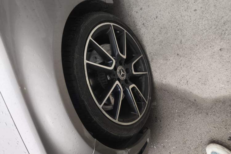 Used Mercedes-Benz C-Class 2019 C 260 4MATIC Coupe Left Front Wheel Hub