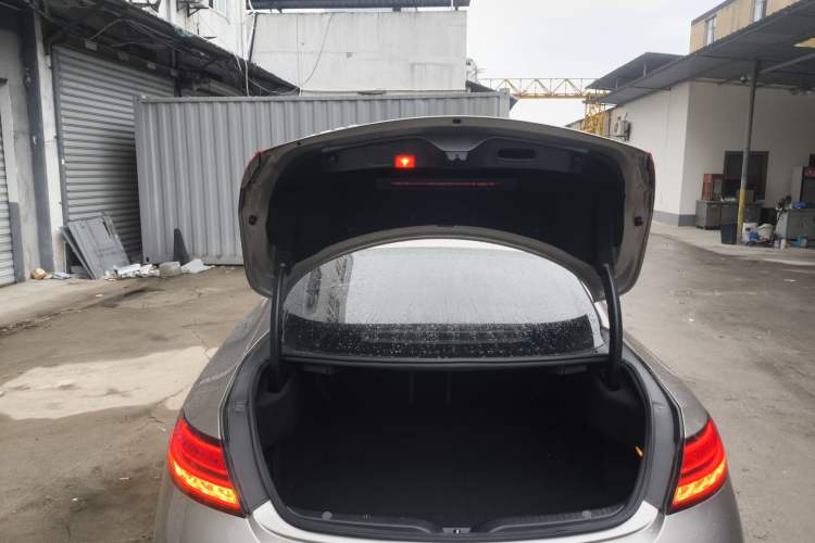 Used Mercedes-Benz C-Class 2019 C 260 4MATIC Coupe Trunk