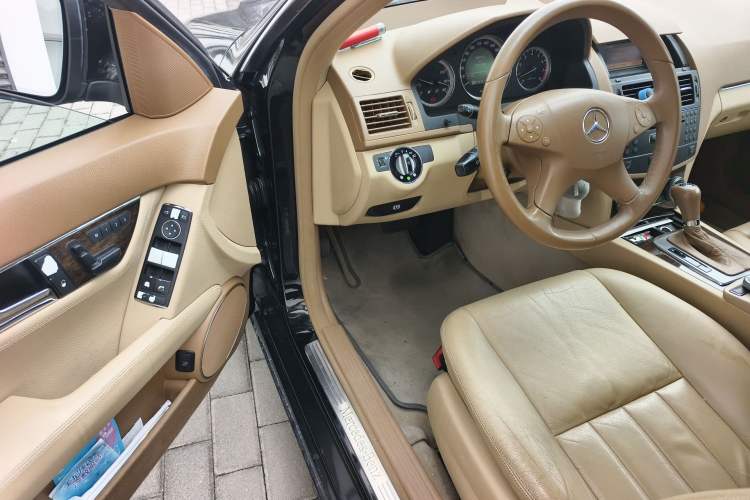 Used Mercedes-Benz C-Class 2007 C 200K Elegance Model Driver Seat