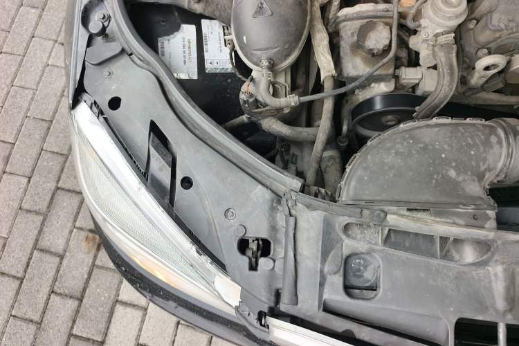 Used Mercedes-Benz C-Class 2007 C 200K Elegance Model Engine Bay Right