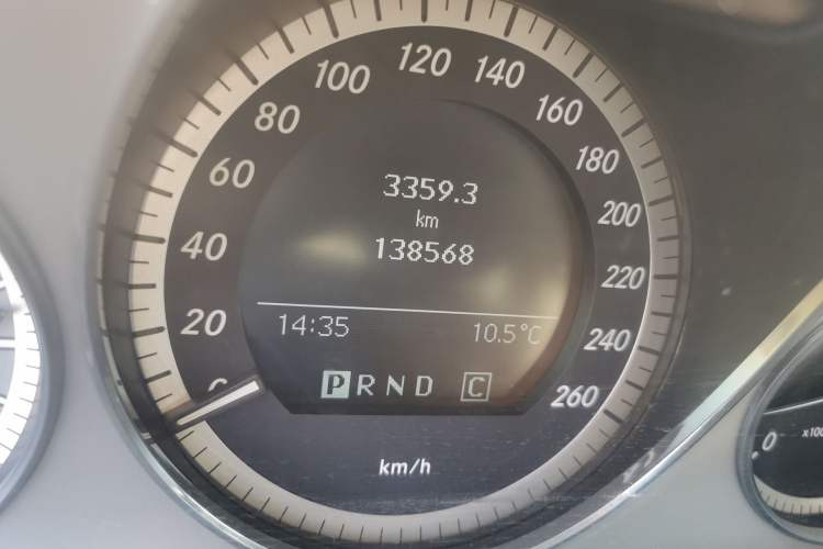 Used Mercedes-Benz C-Class 2007 C 200K Fashion Model Odometer Close Up