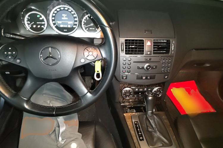 Used Mercedes-Benz C-Class 2007 C 200K Fashion Model Center Console