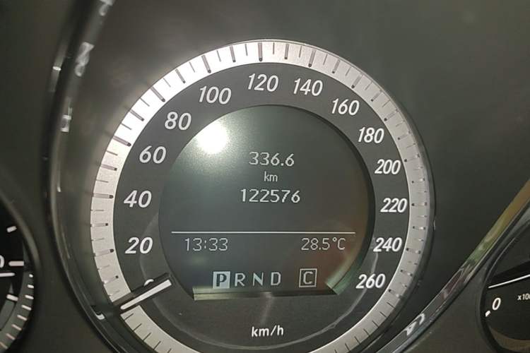 Used Mercedes-Benz C-Class 2007 C 200K Fashion Model Odometer Close Up