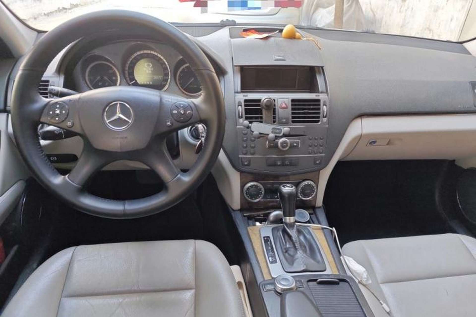 Used Mercedes-Benz C-Class 2007 C 200K Fashion Model Center Console