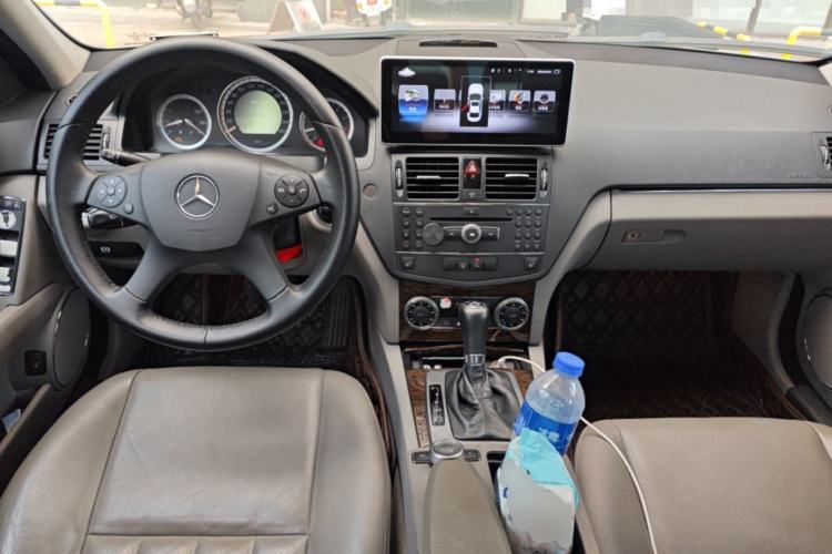 Used Mercedes-Benz C-Class 2007 C 200K Elegance Model Center Console