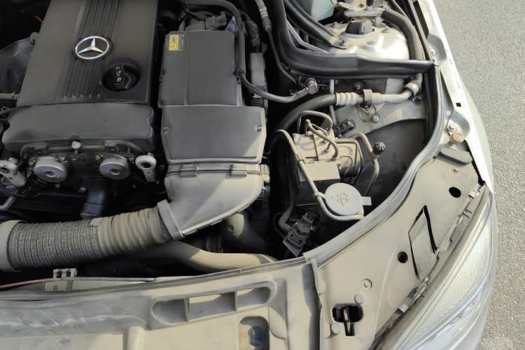 Used Mercedes-Benz C-Class 2007 C 200K Fashion Model Engine Bay Left