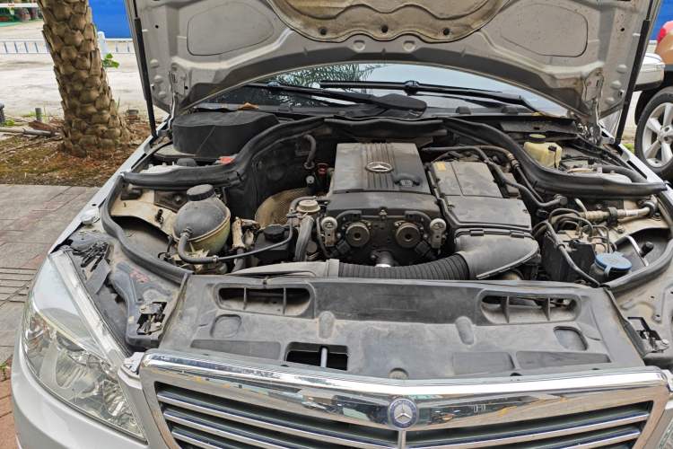 Used Mercedes-Benz C-Class 2007 C 200K Elegance Model Engine Bay Right