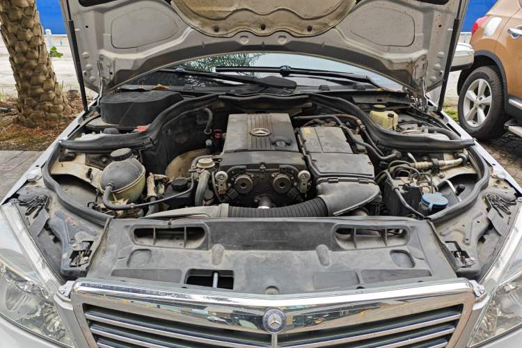 Used Mercedes-Benz C-Class 2007 C 200K Elegance Model Engine Bay