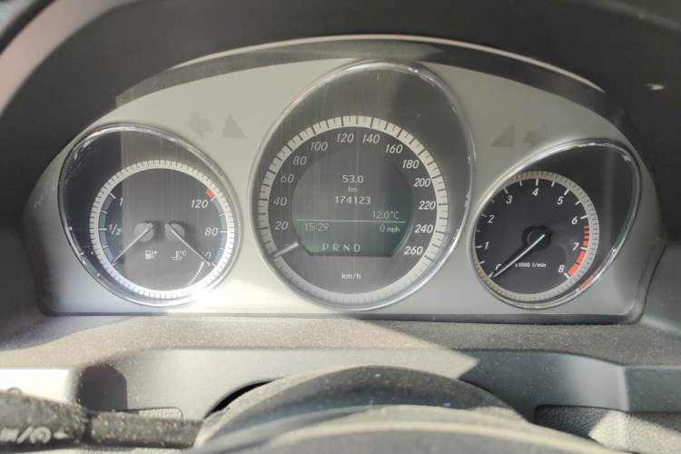 Used Mercedes-Benz C-Class 2007 C 200K Fashion Model Odometer Close Up