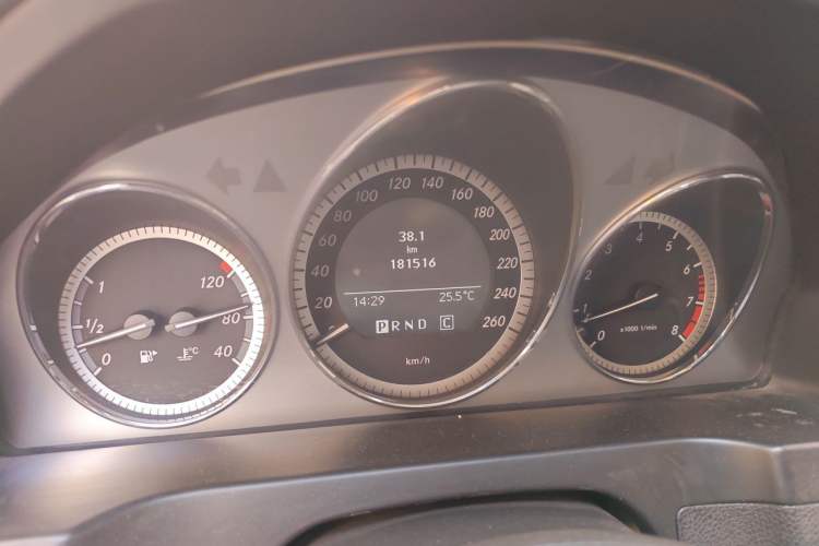 Used Mercedes-Benz C-Class 2007 C 200K Fashion Model Odometer Close Up