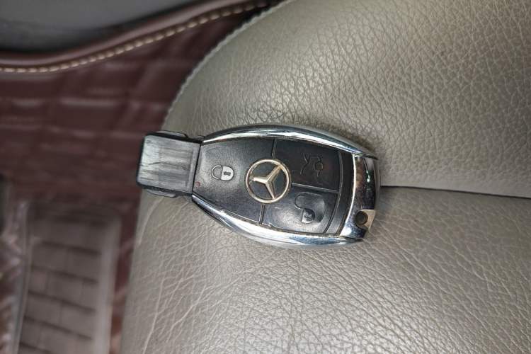 Used Mercedes-Benz C-Class 2007 C 200K Elegance Model Vehicle Key