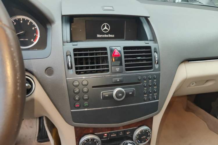 Used Mercedes-Benz C-Class 2008 C 200K Standard Model Audio And AC Panel